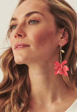 TATUUM, ARTICLE TAG: JEWELLERY | ARTICLE NAME: ROMILIA - Pendientes - red