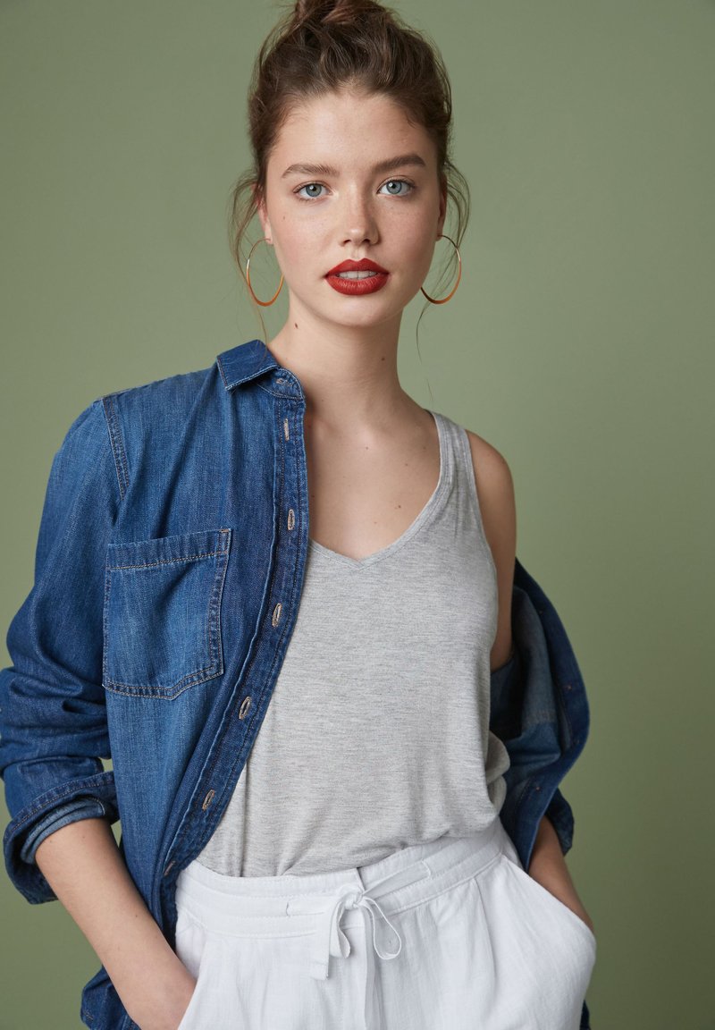 Next Top - grey