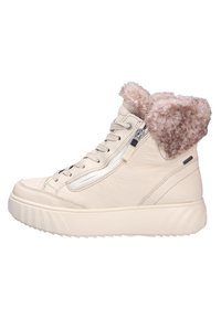 Baskets montantes en cuir blanc avec un col en fourrure beige douce, dotées de lacets et d'une fermeture éclair sur le côté, et d'une semelle en caoutchouc texturé.