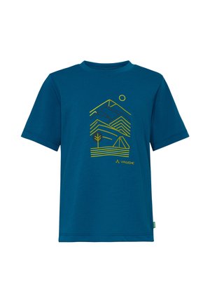 T-shirt a maniche corte turchese con design geometrico giallo di montagna, albero, tenda, sole e logo Vaude sul davanti.