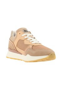 Baskets beiges en matériaux suède et mesh. Dotées de lacets blancs, d'une languette rembourrée et d'une semelle extérieure en caoutchouc avec des accents marron clair.