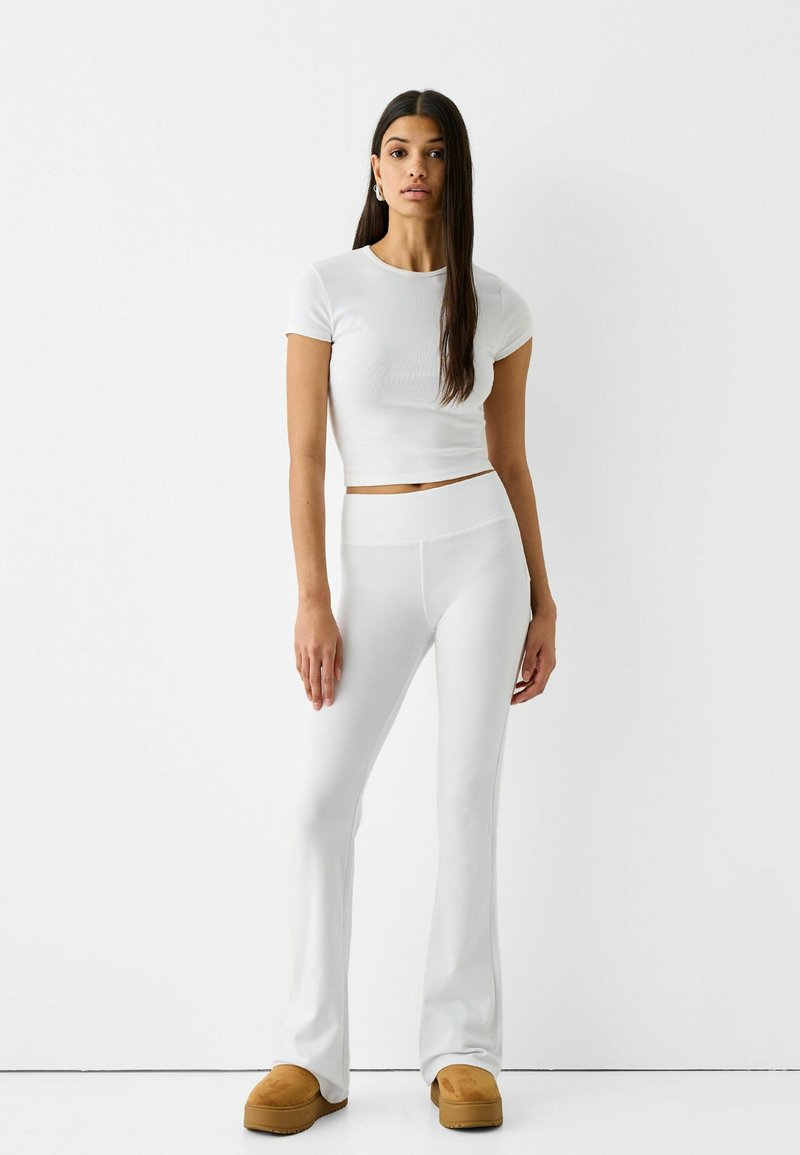 Bershka Broek wit Bershka Broek wit