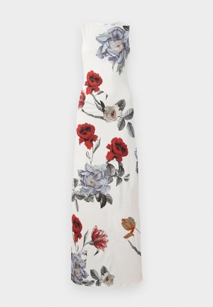 Vestido maxi sin mangas blanco con grandes impresiones florales en rojo, púrpura y blanco, junto con hojas verde-grises sobre un fondo liso.