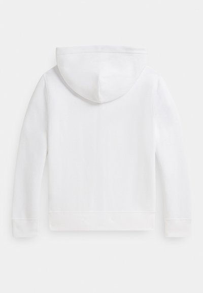 Fehér kapucnis pulóver hosszú ujjakkal, puha anyagból készült. Kanguruzsebbel és bordázott mandzsettával rendelkezik. Simás felület, látható minták nélkül.