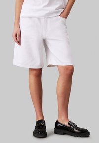 Calvin Klein Jeans Shorts vaqueros - light-blue denim