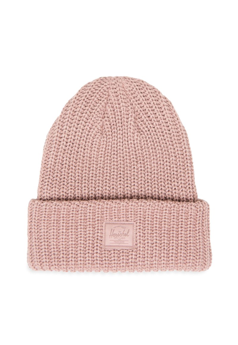 Gorro de punto rosa con puño doblado, que presenta un pequeño parche rectangular de la marca. Diseño texturizado con una apariencia suave y tejida.