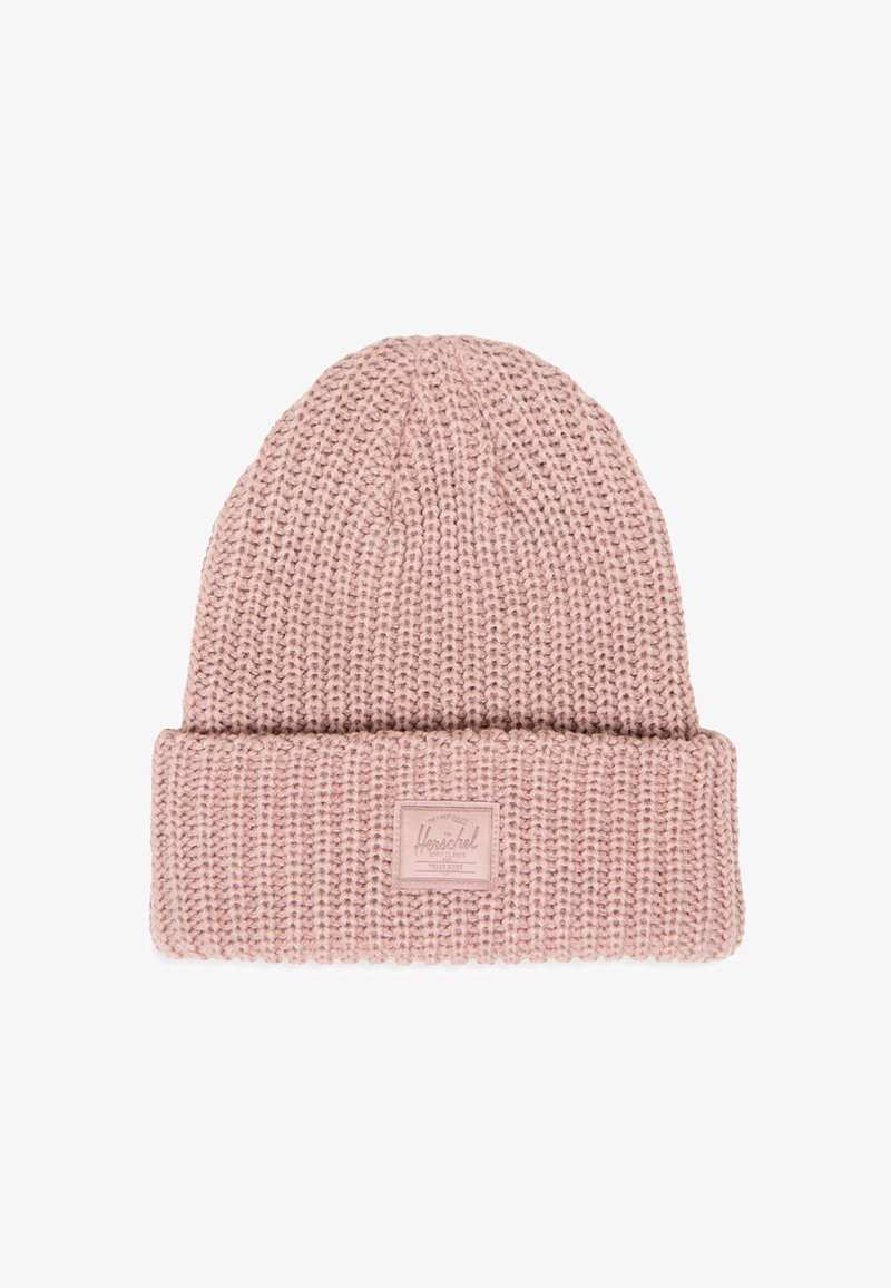 Gorro de punto rosa con puño doblado, que presenta un pequeño parche rectangular de la marca. Diseño texturizado con una apariencia suave y tejida.
