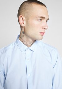 Only & Sons ONSSANE - Vapaa-ajan kauluspaita - cashmere blue