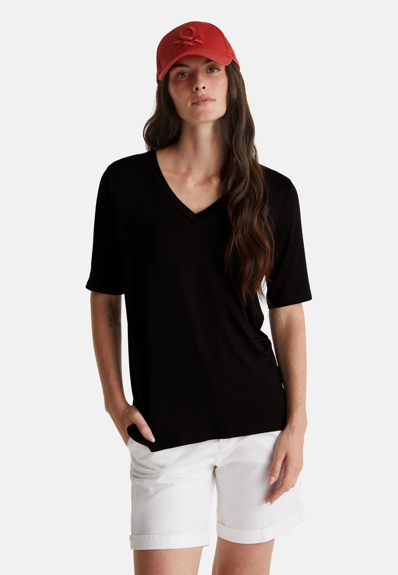 United Colors of Benetton V-NECK  - Jednoduché tričko - black