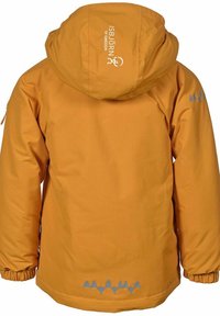 Orange vattentät jacka med huva, elastiska ärmslut och reflekterande grå detaljer. Har en logotyp på baksidan och en slät yta.