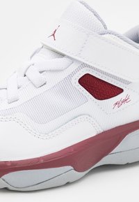 Jordan JORDAN STAY LOYAL 3 UNISEX - Sneakers basse - white/team red/wolf grey