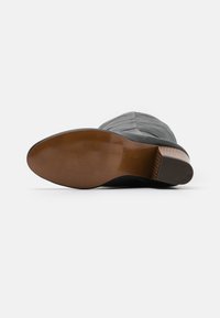L37 Stivali alti - black