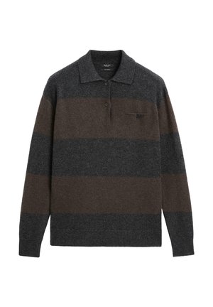 Szary i brązowy w paski długi rękaw polo sweter. Posiada kołnierzyk, trzy guziki na listwie oraz kieszonkę na piersi z detalem w postaci guzika.