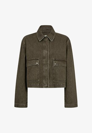 Korte spijkerjack in olijfgroen met een puntige kraag, knoopsluiting aan de voorkant en twee borstzakken. Heeft een gestructureerde stof.