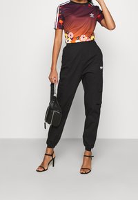 adidas Originals Cargobyxor - black