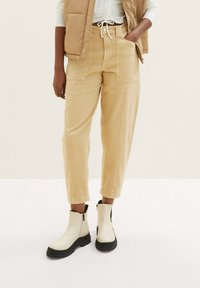 TOM TAILOR DENIM BARREL MOM - Jeans Straight Leg - brown rice