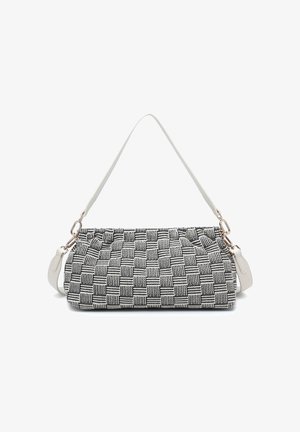 Sac à main rectangulaire avec un motif à carreaux tissé noir et blanc, une bandoulière blanche ajustable et des fermoirs en métal doré.