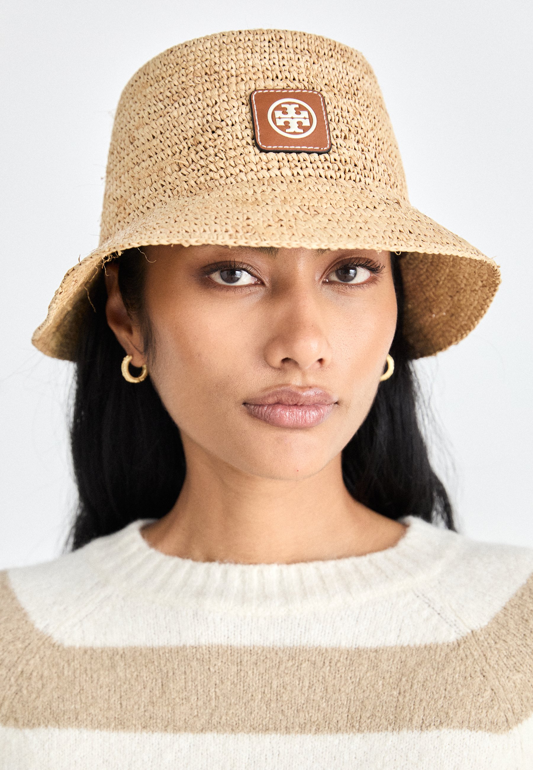 Tory Burch バケットハット ベージュ ラフィア