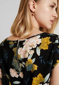 ONLY Blusa - black