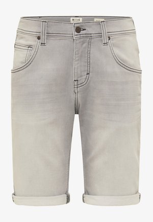 Shorts in denim grigio chiaro con risvolti, cinque tasche e cuciture a contrasto. Dotati di pattina con bottone e passanti per cintura.