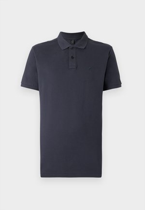 Polo de marinha em uma mistura suave de algodão, apresentando uma pala com três botões, colarinho dobrável, mangas curtas e um detalhe de logo discreto.