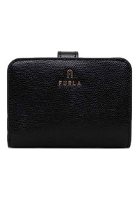 Portefeuille en cuir noir avec une finition texturée, arborant un logo doré en relief. Forme rectangulaire compacte avec une fermeture supérieure sécurisée.