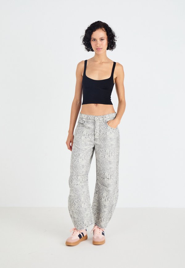 MEG SEAMLESS CROP - Top2