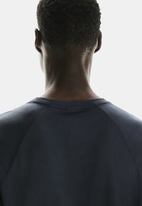 On TRAIL - T-shirt basic - navy