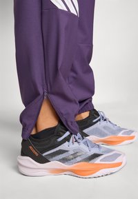 adidas Performance CRAZYLITE ciemnoliliowy