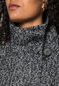 Esprit Collection Klassisk frakke - black