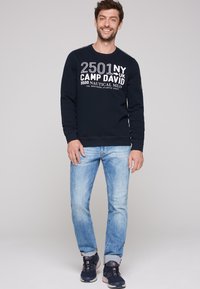 Camp David MIT LOGO ARTWORK - Felpa - blue navy