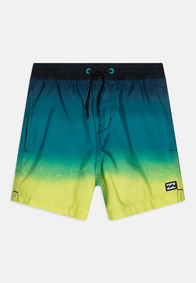 Zwemshorts voor heren van lichte stof, met een gradient van donker teal naar fel geel, voorzien van een zwarte trekkoord en logo patch.