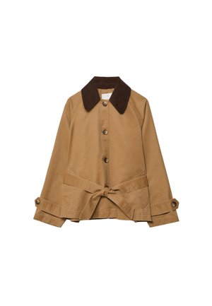 Khaki bunda s hnědým kordovým límcem, předním zapínáním na knoflíky, páskem v pase a klopovými kapsami. Má dlouhé rukávy a knoflíkovou manžetu.