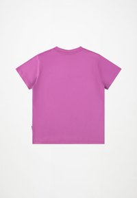 Majica s kratkimi rokavi iz trdnega živahno roza bombaža, s krožnim ovratnikom in ravnim robom ter minimalnimi nitnimi detajli.