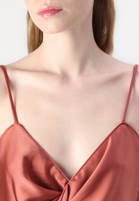 Malina PATRIZIA CUT OUT SLIP MAXI - Oblačila za posebne priložnosti - terracotta