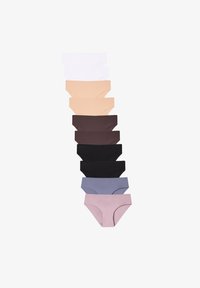 Selezionato, 2x Black, 2x White, 2x Nude, 2x Chocolate, 1x Blue, 1x Lilac