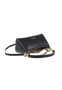 Borsa a tracolla in pelle nera con dettagli in catena dorata, apertura con zip e rivestimento interno beige mostrata su uno sfondo bianco.