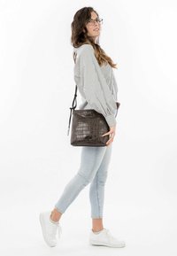 SURI FREY HADLEY - Bandolera - brown