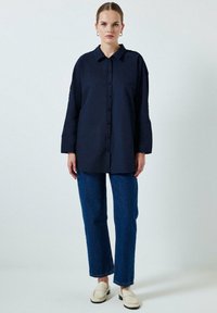 Touché Privé EMBROIDERED SLEEVES - Button-down blouse - navy blue