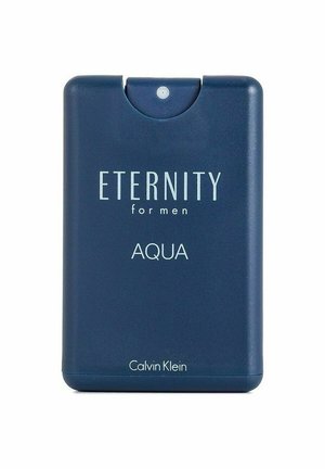 Marineblå rektangulær Calvin Klein Eternity for Men Aqua sprayflaske med sølvtekst og øverste spraysdyse.