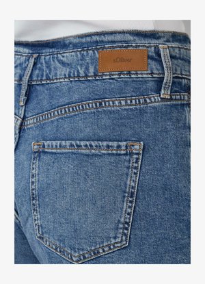 s.Oliver, BERMUDA-RISE BARREL - Jeansshort - blau