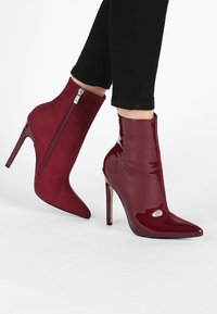 Public Desire Botines de tacón - dark red