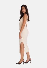 Elara Strickkleid - beige