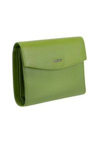 Portafoglio verde in pelle con superficie texture, forma rettangolare e pattina ripiegata. Presenta un logo metallic sulla parte anteriore.
