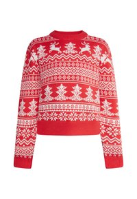 Czerwony sweter z dzianiny, ozdobiony białymi wzorami bożonarodzeniowymi, w tym reniferami, drzewkami i płatkami śniegu. Rybkowany okrągły dekolt i mankiety.