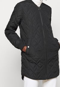 ONLY Tall Kort kappa / rock - black