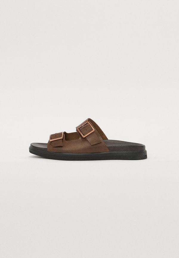 JFWDALLAS - Slippers