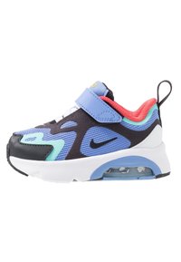 Nikes barnsneakers har en mix av svart, blått och ljusgrönt mesh, med sula av gummi och Air-enhet; inklusive justerbar rem.