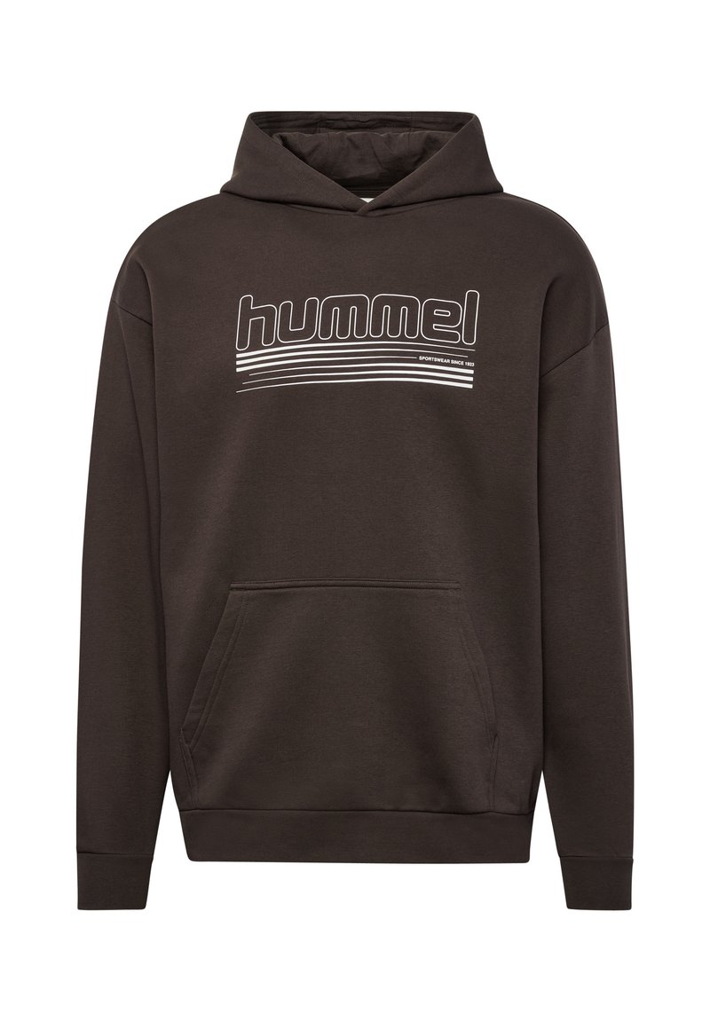 Brauner Hoodie mit einer Fronttasche, ausgestattet mit einem weißen "hummel"-Logo auf der Brust und elastischen Bündchen für eine enge Passform. Weicher Textur.