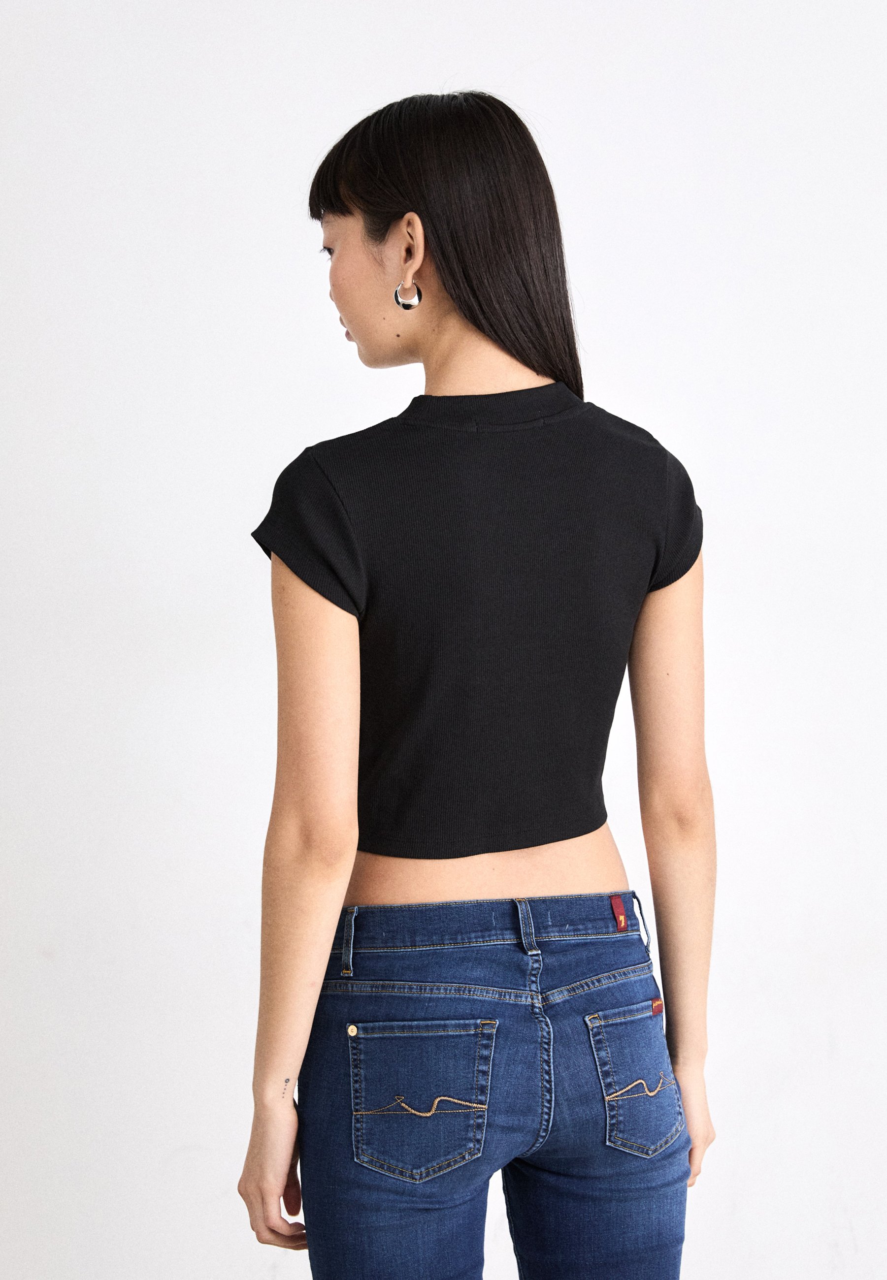 売れ筋商品|||カルバンクライン Tシャツ レディース トップス CROPPED SLIM TEE - Basic T-shirt - black Calvin Klein Jeans カルバンクライン Tシャツ レディース